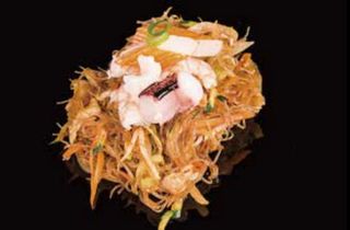 32 Spaghetti di soia con frutti di mare