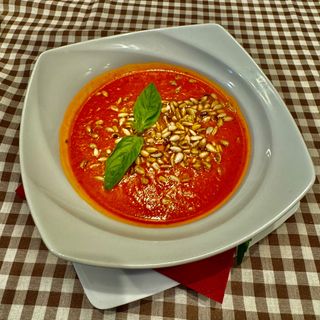 Krem z pomidorów z prażonym słonecznikiem