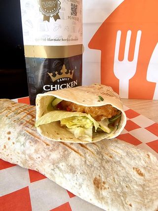 Tortilla Classic z Kurczakiem i Świeżymi Sałatami