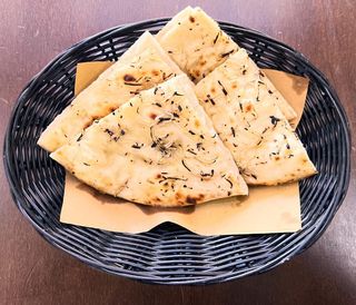 19. Naan (Garlic) 1pz