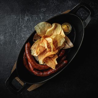 Domaća dimljena kobasica 250gr. + pomfrit