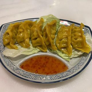 162.Gyoza De Pollo Con Salsa Curry Al Vapor Y Plancha(6)