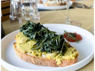 Bruschetta cicoria e fave