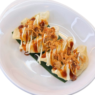 GYOZAS FRITAS CON SALSA (4u)