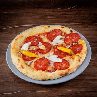 Akcija Pizza Mađarica 24cm + Coca-Cola 0.33l