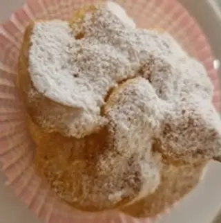 Bignè con crema pasticcera