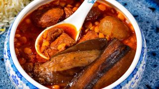 Agnello con lenticchie gialle