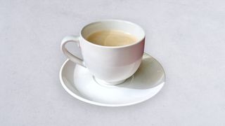 Kawa z kardamonem i mlekiem kokosowym