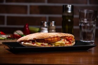 Sandwich cu snitel vegetal