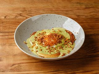 Панкейки у сирному соусі зі шпинатом (265g)