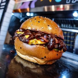 AMERICAN BBQ CHEESEBURGER 290 gr