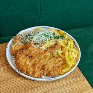 Шніцель з картоплею фрі(365г)