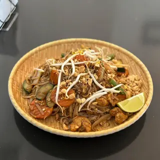 Pad Thai z kurczakiem w tempurze 