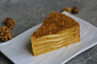 Медовое пироженое