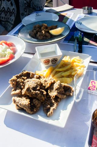 Escalopines con salsa de queso