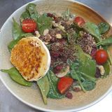 Хрупкав спанак с козе сирене и ленено семе (270г)