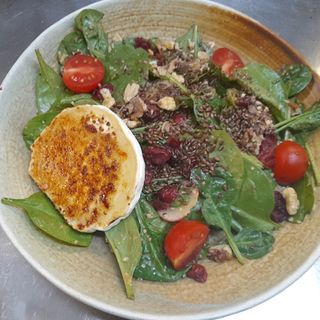 Хрупкав спанак с козе сирене и ленено семе (270г)