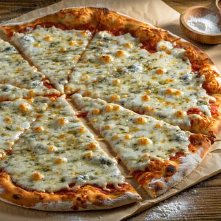 Пица Куатро Формаджи