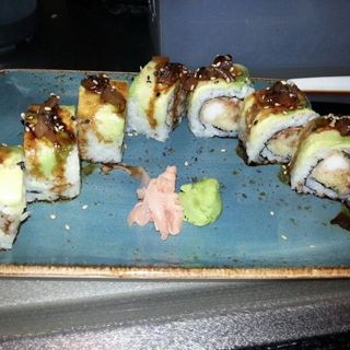 16-Uramaki Dragón (8 Pzs.)