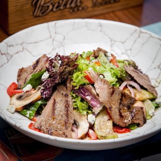 Салат з телятиною та овочами  (280г)