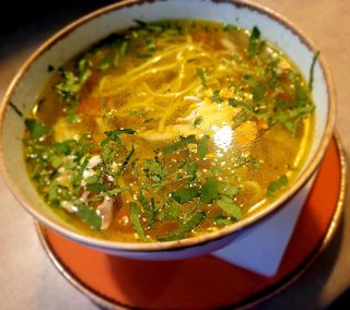 Rosół domowy z makaronem