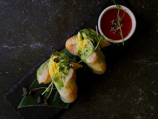 Спрінг-роли з креветкою та грушею (230g)