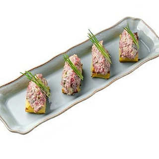 Tartar de vită cu cartofi gratinati și trufe (230 g)