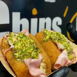 Crocche di Patate Con Mortadella e pistacchio..