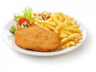 Șnițel de pui cu cartofi prăjiți