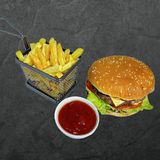 Бургер з телятиною та сиром (335/140/25г)