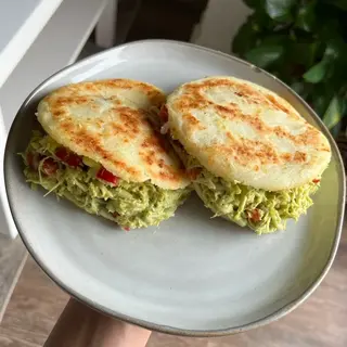 Arepa Reina Pepiada