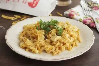 Bacalao, Huevo, Cebolla Y Patatas Paja