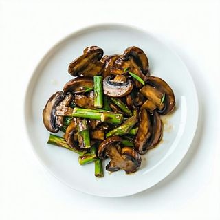 Funghi e bambù saltati
