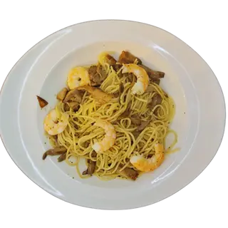 Spaghettis Salteados Con Setas Y Gambas