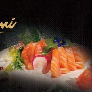 Sashimi de salmón