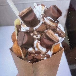 Bubble waffle Kinder Bueno con Gelato