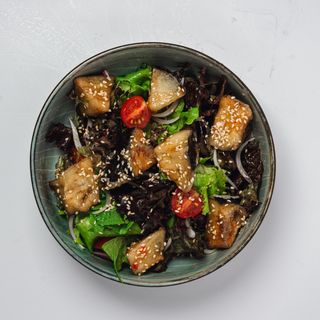 Салат с хрустящими баклажанами