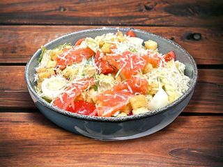 Цезар з лососем / Insalata Caesar con salmone (250g)