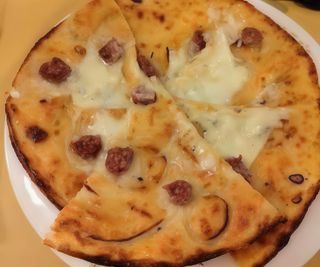 Farinata al tegamino con Salsiccia e Gorgonzola