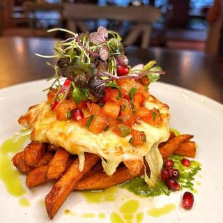 Curcan gratinat cu mozzarella, cartofi dulci si pesto verde 450g