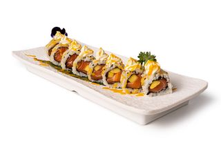 Uramaki mango roll