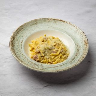 Pasta Carbonara & Coca Cola 0.33l