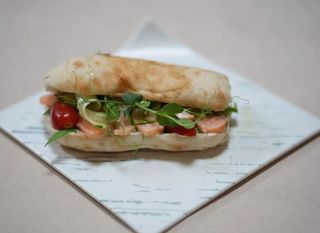 Ақсерке етімен "Чиабатта" / "Чиабатта" с семгой (250г)