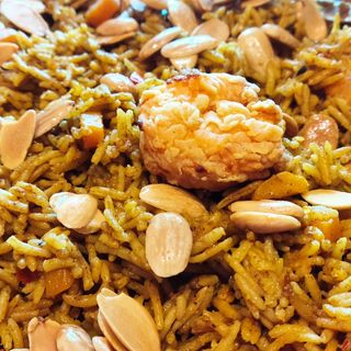 Orez prajit cu fructe de mare