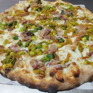 Pizza a scelta+ Coca-Cola Zero Zuccheri lattina 330ml