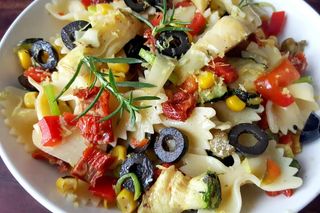Ensalada de pasta fría (porción)