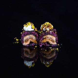 332. Ura Black Salmon Frito (8 Uds.)