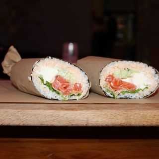 SushiRito Salmon Big