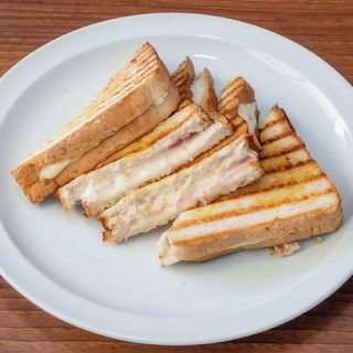 Tosta com Fiambre e Queijo