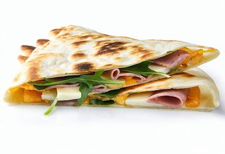 Piadina cotto, fontina, rucola, pomodoro, maionese